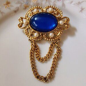 Vtg Luminous Blue Lucite Stone Faux Pearls Double Dangle Chain Gold Tone Brooch